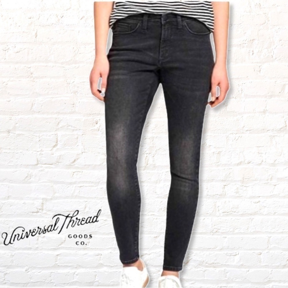Universal Thread High Rise Skinny Jeans Faded Black